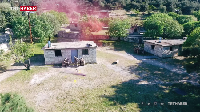 Dünyanın en iyi komandoları Foça Jandarma Komando Okulu'ndan çıkıyor